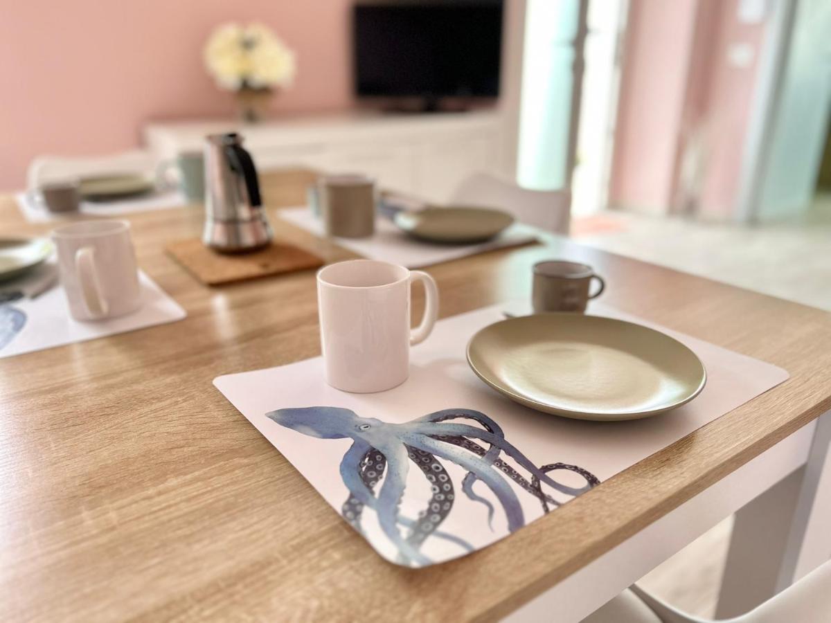 Domo Deledda Apartment Posada  Ngoại thất bức ảnh