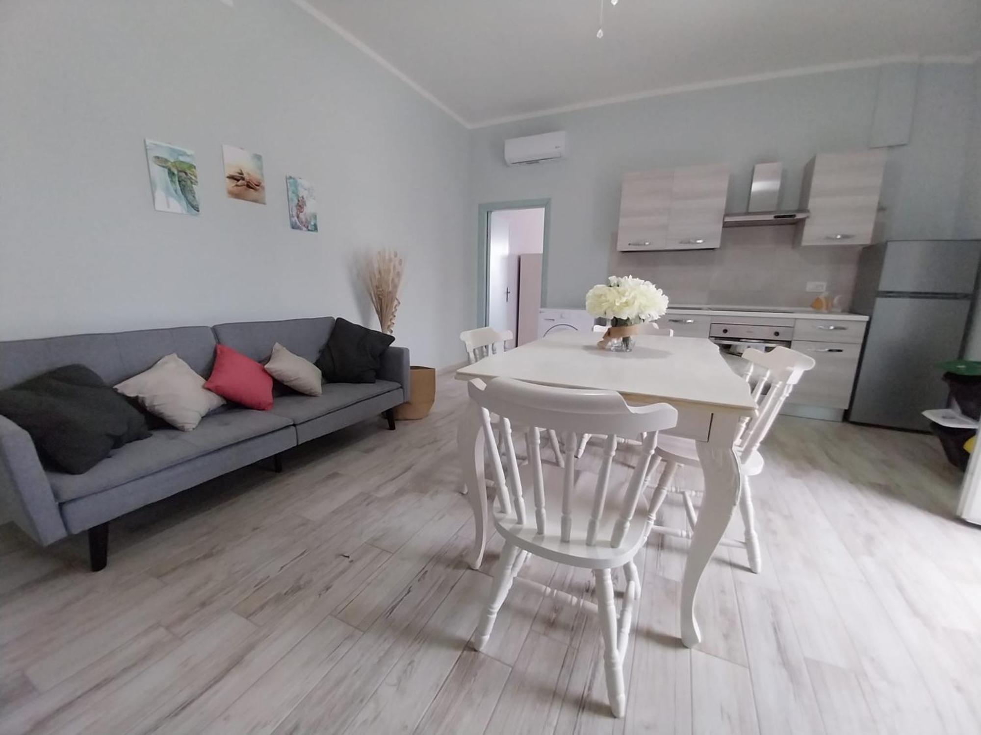 Domo Deledda Apartment Posada  Ngoại thất bức ảnh